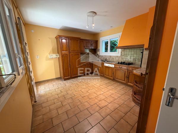 Maison spacieuse de 8 pièces à vendre à Villemoustaussou - Rare sur le marché !