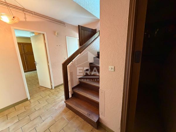 Maison spacieuse de 8 pièces à vendre à Villemoustaussou - Rare sur le marché !