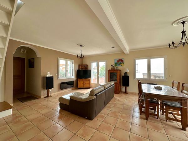 Maison Rivesaltes 98m2+ 2 pièces annexes