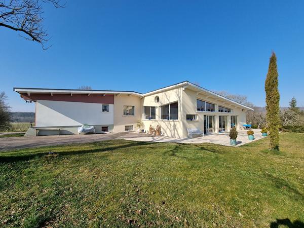 Villa de 10 Pieces sur 1.5 hectares de terrain