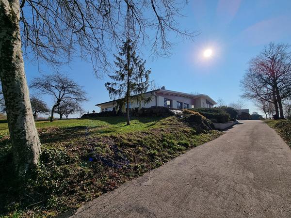 Villa de 10 Pieces sur 1.5 hectares de terrain