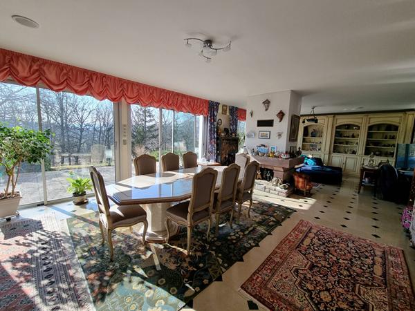 Villa de 10 Pieces sur 1.5 hectares de terrain