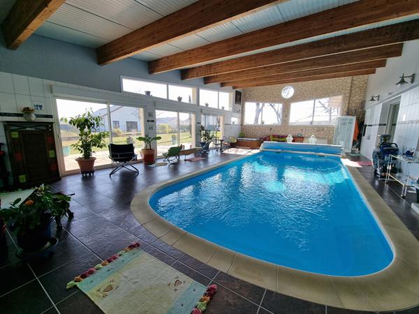 Villa de 10 Pieces sur 1.5 hectares de terrain