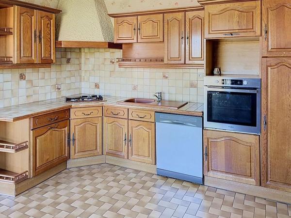 Maison sur sous sol avec vie de plain pied