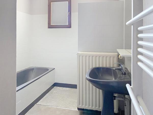 Maison sur sous sol avec vie de plain pied