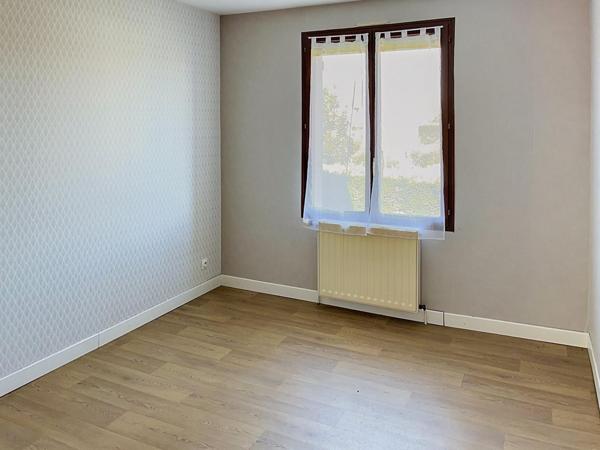 Maison sur sous sol avec vie de plain pied