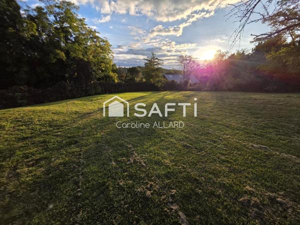 Charme / Insert / Nombre chambre / parcelle / Panneaux aérovoltaïque / Thermodynamique / Ramassage scolaire