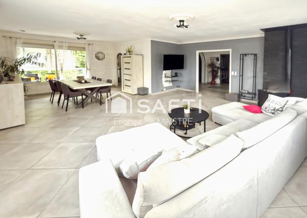 Maison rénovée de 156 m² avec véranda, balcon et parking