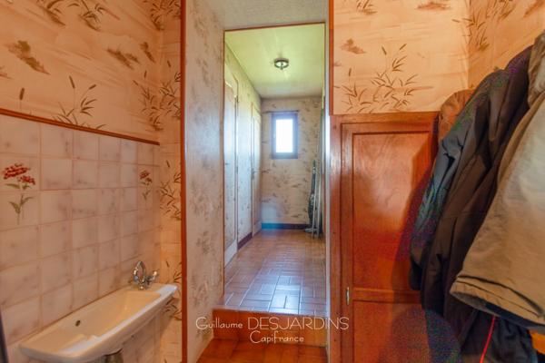 Maison avec dépendances et grand terrain proche SEES (61)