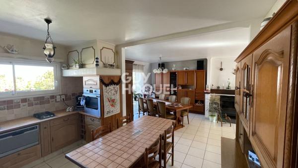 Maison familiale à Sémussac : Confort moderne et cadre verdoyant à deux pas des plages