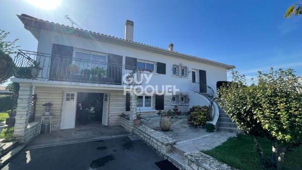 Maison familiale à Sémussac : Confort moderne et cadre verdoyant à deux pas des plages