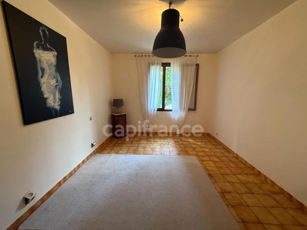 Maison individuelle 155m2. Jardin arboré de 2000m2
