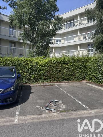 Parking à vendre 12 m² Le Mesnil-Saint-Denis