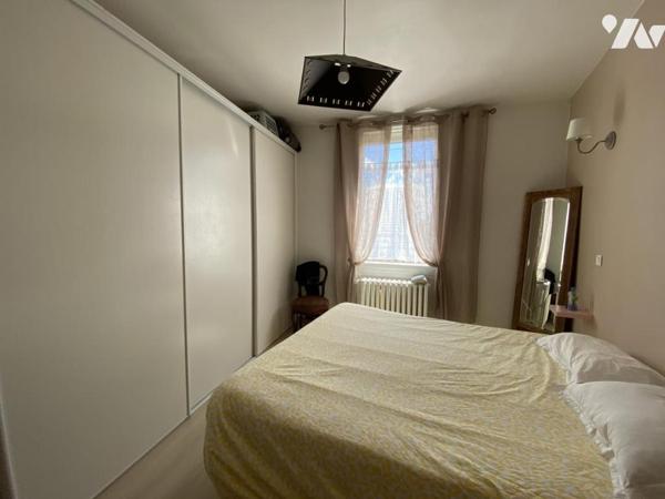 Immeuble de caractère en monopropriété – Deux logements – Dépendances – Terrain de 1 509 m² 