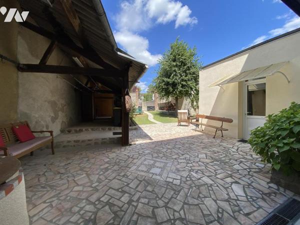 Immeuble de caractère en monopropriété – Deux logements – Dépendances – Terrain de 1 509 m² 