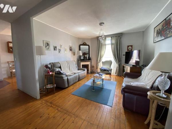 Immeuble de caractère en monopropriété – Deux logements – Dépendances – Terrain de 1 509 m² 
