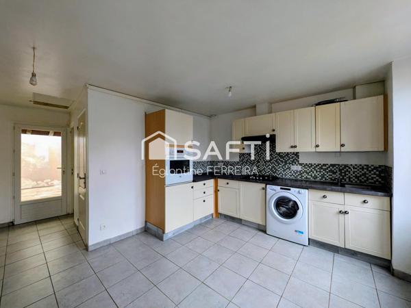 ISSOUDUN, MAISON DE VILLE T2 DE 65M² AVEC STATIONNEMENTS PRIVATIFS