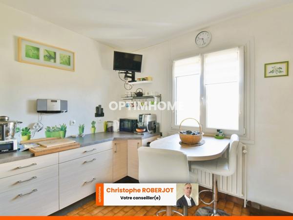 Belle maison de 320m2 au sol sur 1700m2 de terrain clos et piscinable aux portes de Chalon sur Saône