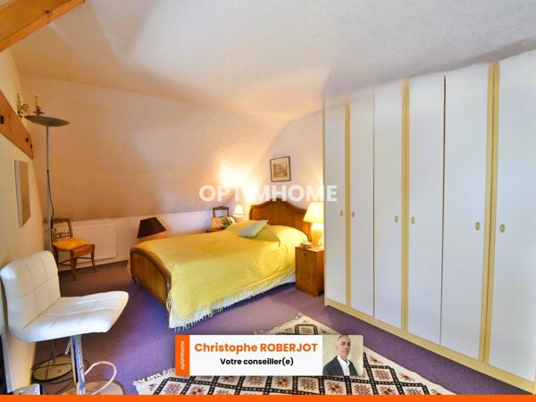 Belle maison de 320m2 au sol sur 1700m2 de terrain clos et piscinable aux portes de Chalon sur Saône