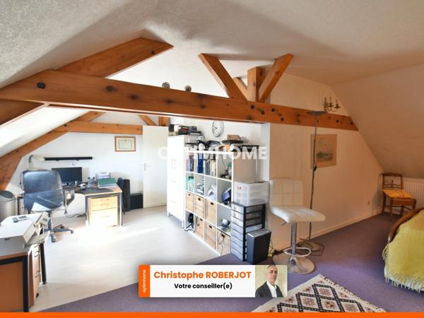 Belle maison de 320m2 au sol sur 1700m2 de terrain clos et piscinable aux portes de Chalon sur Saône