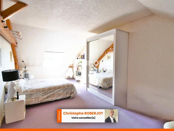 Belle maison de 320m2 au sol sur 1700m2 de terrain clos et piscinable aux portes de Chalon sur Saône