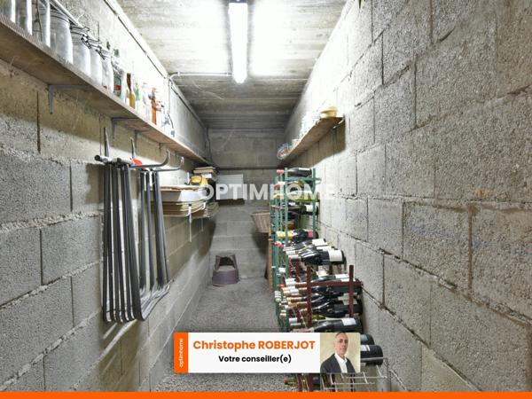 Belle maison de 320m2 au sol sur 1700m2 de terrain clos et piscinable aux portes de Chalon sur Saône