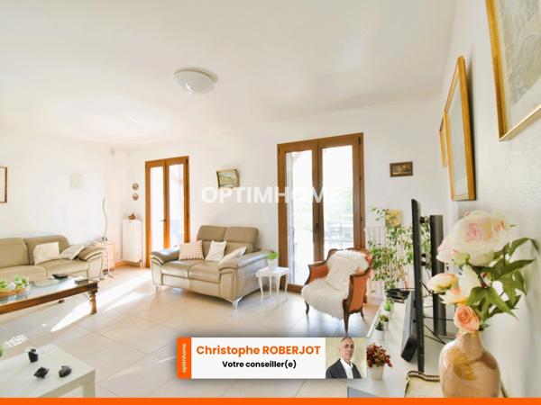 Belle maison de 320m2 au sol sur 1700m2 de terrain clos et piscinable aux portes de Chalon sur Saône