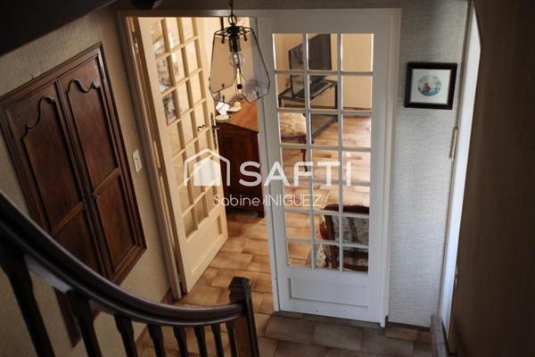 MAISON DE VILLE AVEC GARAGE ET JARDIN