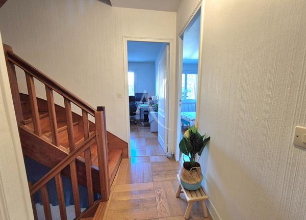 Maison familiale 4 chambres - RER A à 9 min à pied