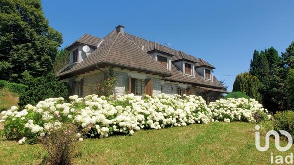 Maison 8 pièces de 190 m² à Neuvic (19160)