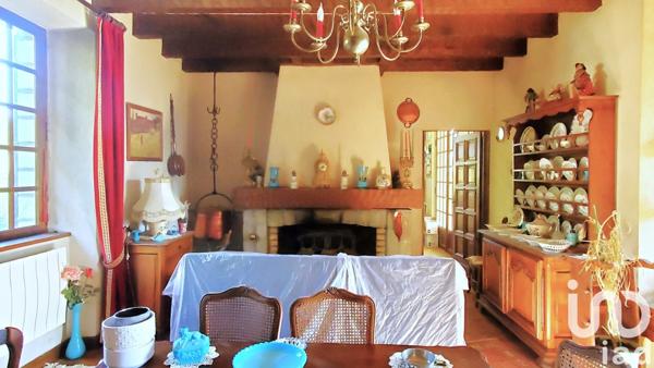 Maison 8 pièces de 190 m² à Neuvic (19160)