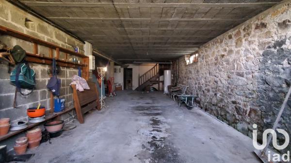 Maison 8 pièces de 190 m² à Neuvic (19160)