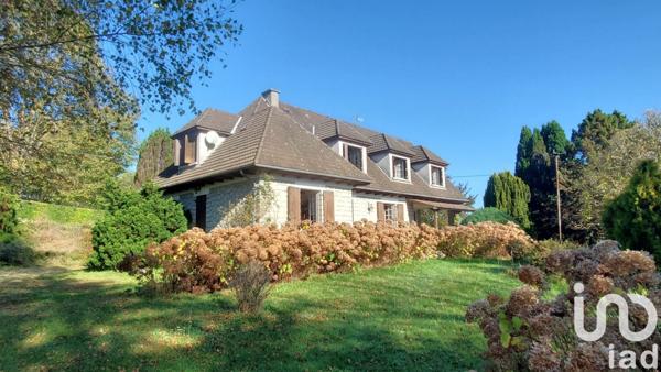 Maison 8 pièces de 190 m² à Neuvic (19160)