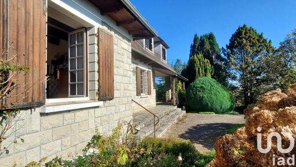 Maison 8 pièces de 190 m² à Neuvic (19160)