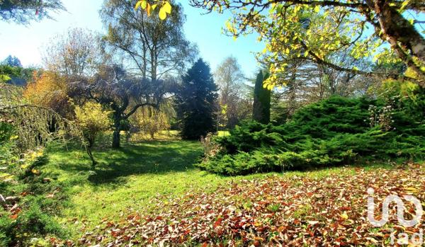 Maison 8 pièces de 190 m² à Neuvic (19160)