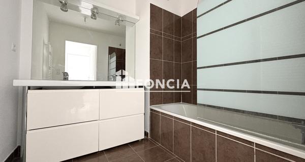 Location Appartement 3 pièces 59.75 m² - Villeurbanne 69100