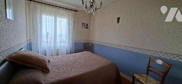 A SORBIERS, une maison individuelle d'environ 84 m2.