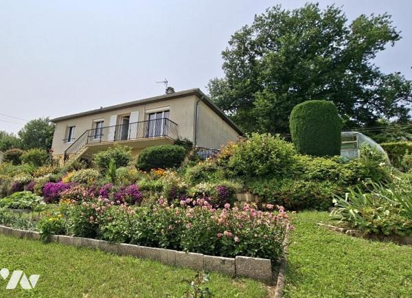 A SORBIERS, une maison individuelle d'environ 84 m2.