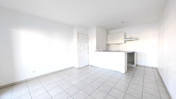 A vendre à Canohès, Appartement 2 pièces avec terrasse et parking. Résidence avec ascenceur.