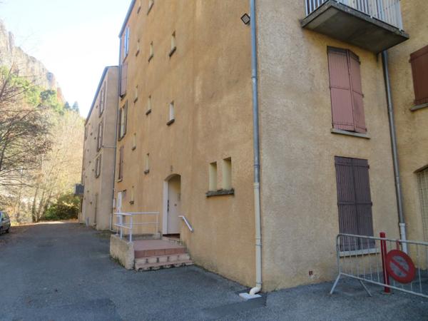 APPARTEMENT T1 de 48.50 m2, vendu meublé à DIGNE LES BAINS (04)
