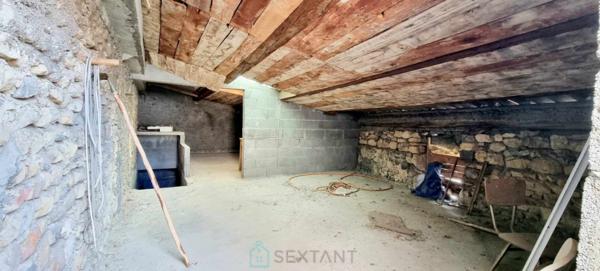 GRANGE EN PIERRES A ENTIEREMENT RENOVER