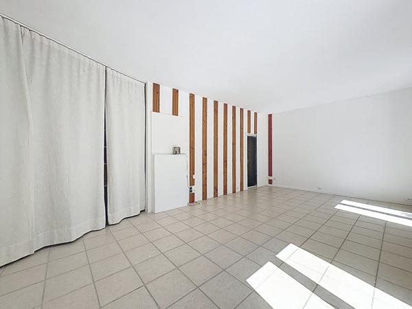 Maison PLAIN PIED Montfavet 5 pièces 157m² et 784m² de terrain