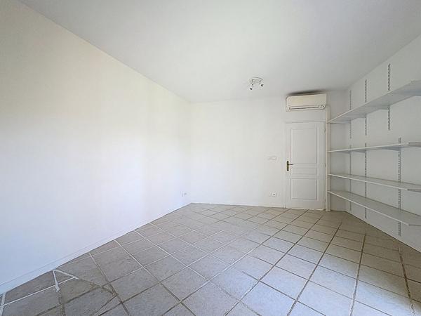 Maison PLAIN PIED Montfavet 5 pièces 157m² et 784m² de terrain