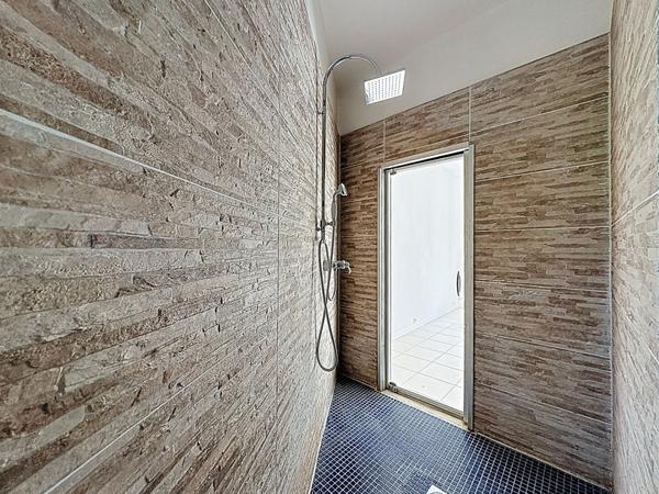 Maison PLAIN PIED Montfavet 5 pièces 157m² et 784m² de terrain