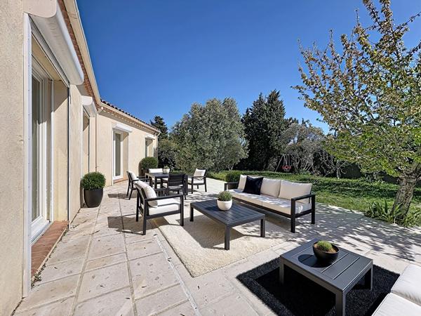 Maison PLAIN PIED Montfavet 5 pièces 157m² et 784m² de terrain