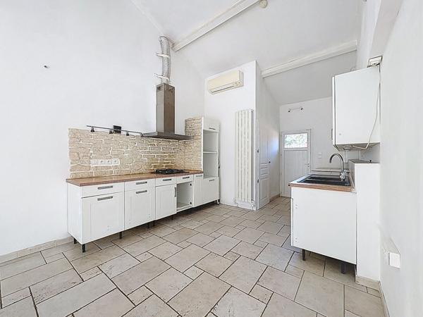 Maison PLAIN PIED Montfavet 5 pièces 157m² et 784m² de terrain