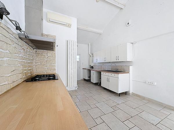 Maison PLAIN PIED Montfavet 5 pièces 157m² et 784m² de terrain