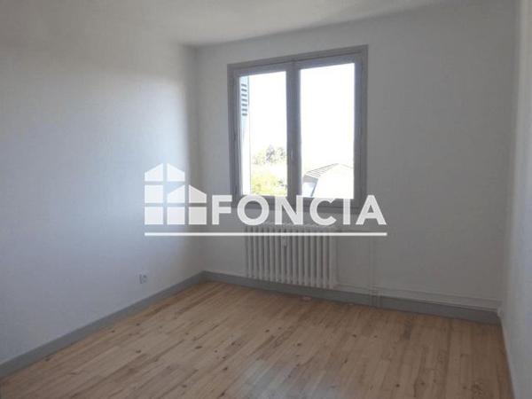 Location Appartement 2 pièces 41.97 m² - 21 RUE DU DOCTEUR LEMONNIER Roanne 42300