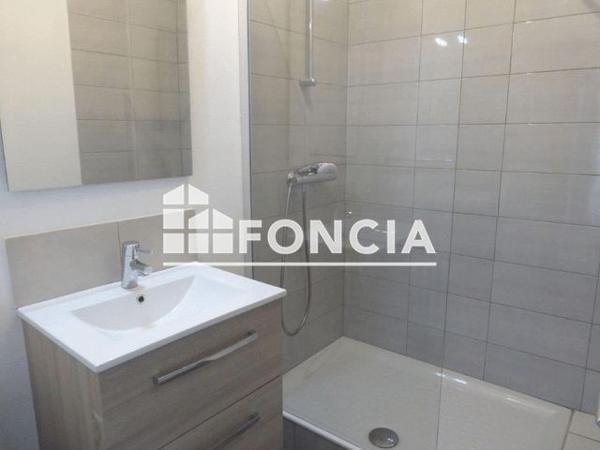 Location Appartement 2 pièces 41.97 m² - 21 RUE DU DOCTEUR LEMONNIER Roanne 42300