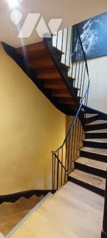 maison de ville avec parking, garage et terrasses